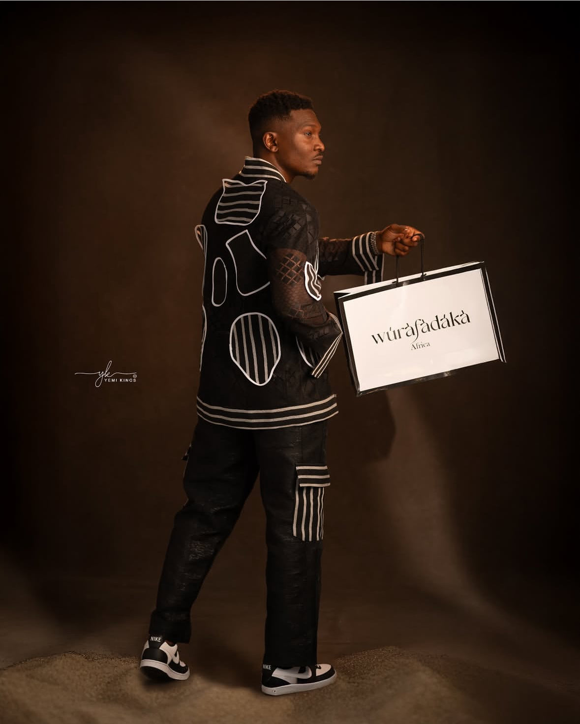 The “MUYIWA” URBAN OUTFIT - BLACK