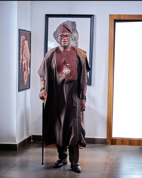 The OLUSOJI AGBADA - Brown