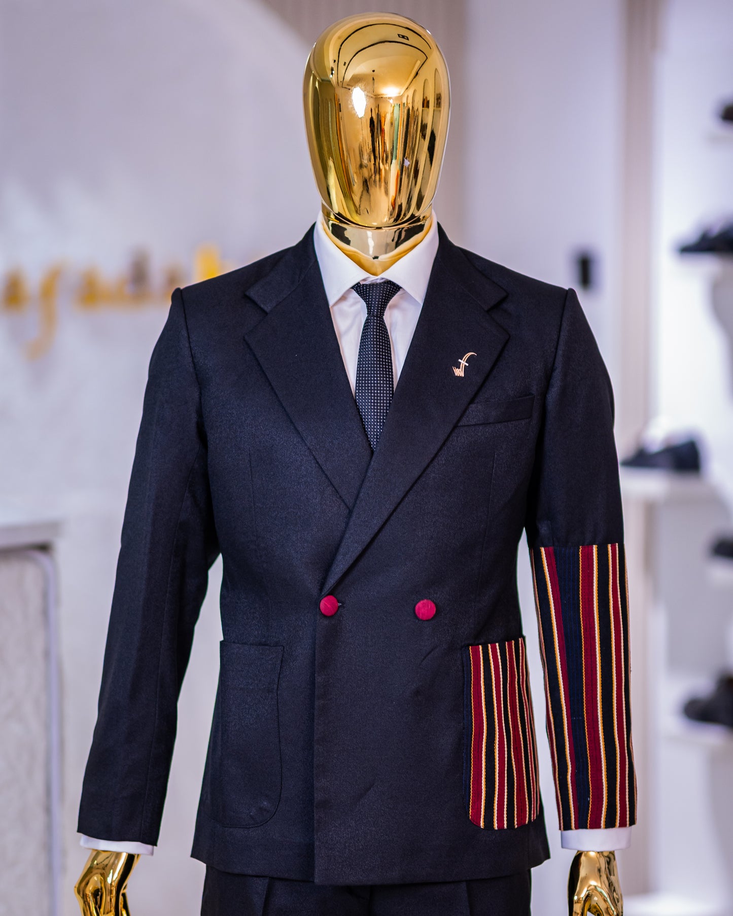 The Akinwole Deluxe Suit (black)