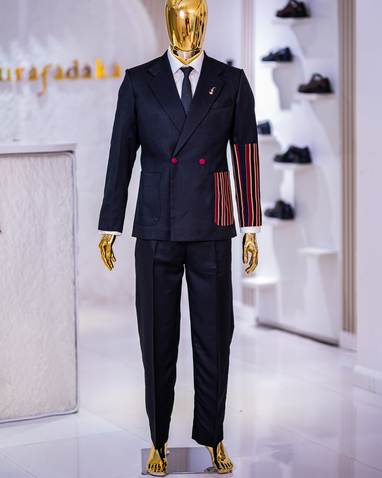 The Akinwole Deluxe Suit (black)