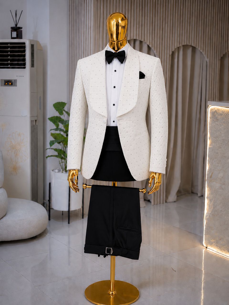Obsidian Royale Tuxedo - Ivory
