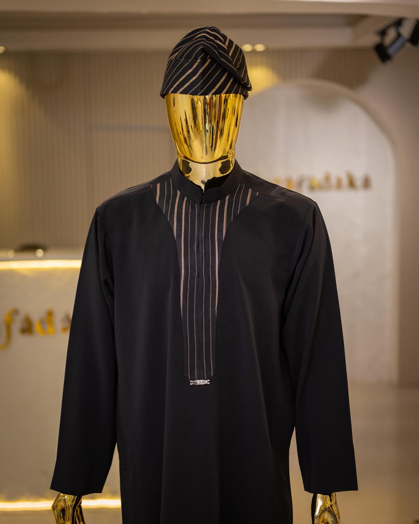 The ADEFILA JALAMIA - BLACK