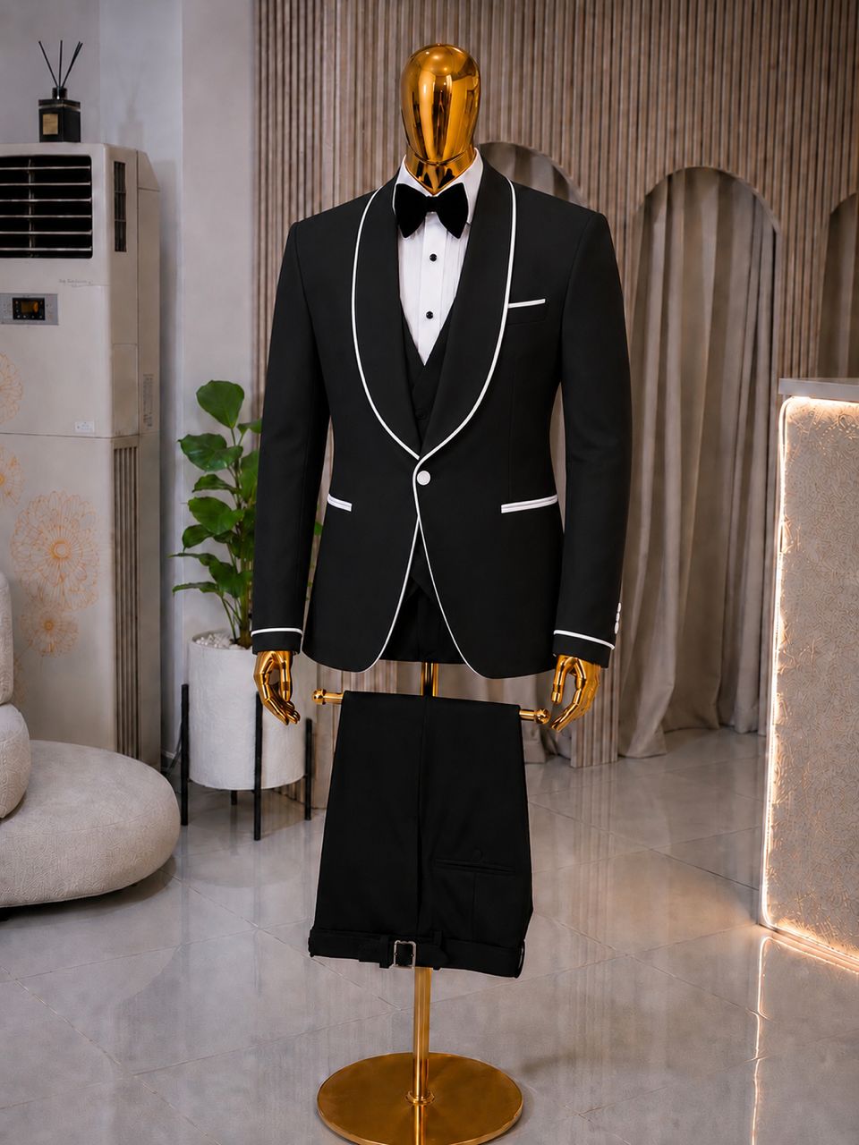 The Aurelius Tuxedo - Black